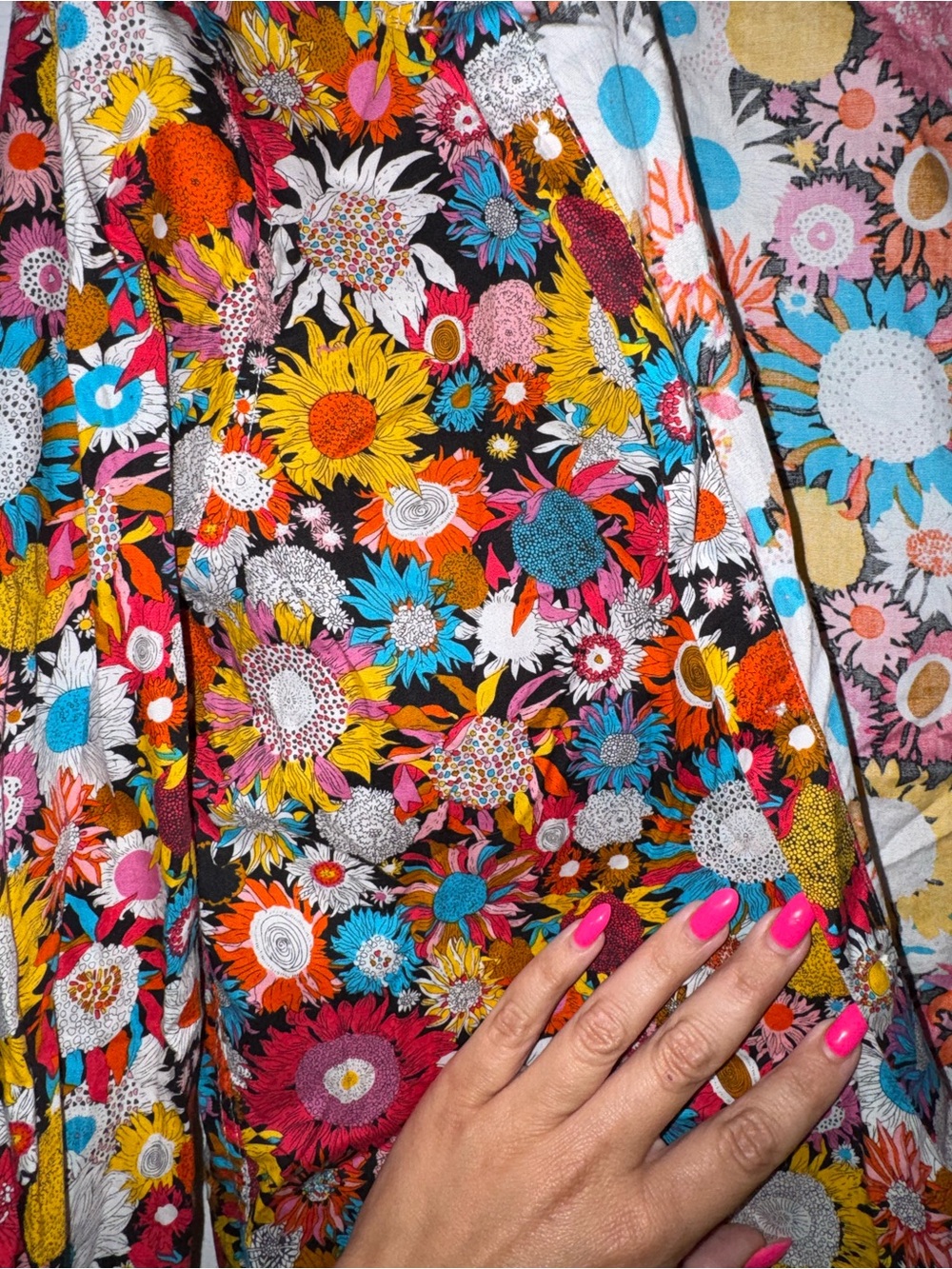 Floral Tunevuse Relaxed Fit Button Down - Picture 5 of 7